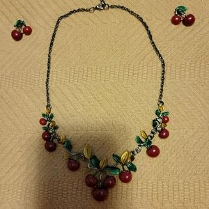 A very cute necklace and matching earring set